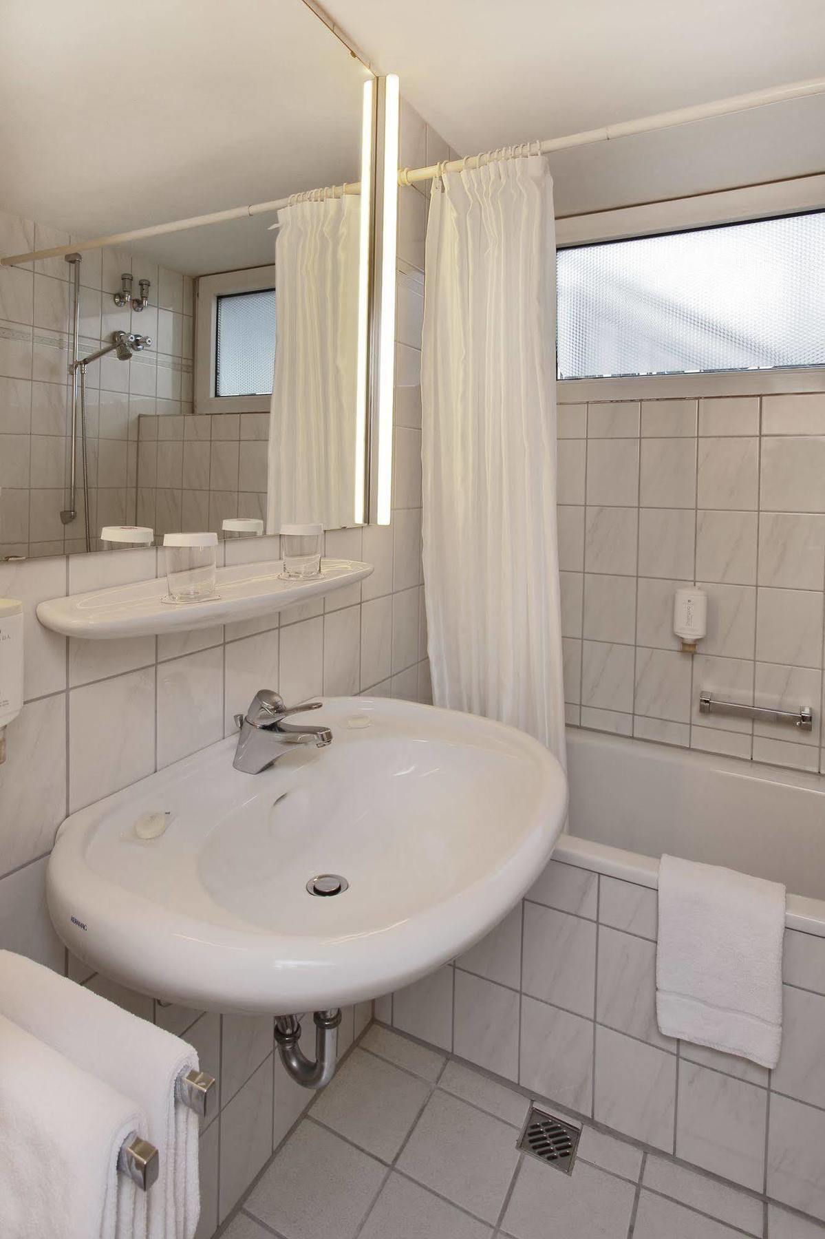 H+ Hotel Siegen Extérieur photo